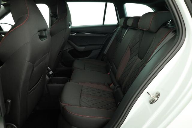 Skoda Octavia Combi 2.0 TSI 195 kW RS DSG, AHK, Navi, Matrix, Side, Winter, 5 J.-Garantie 