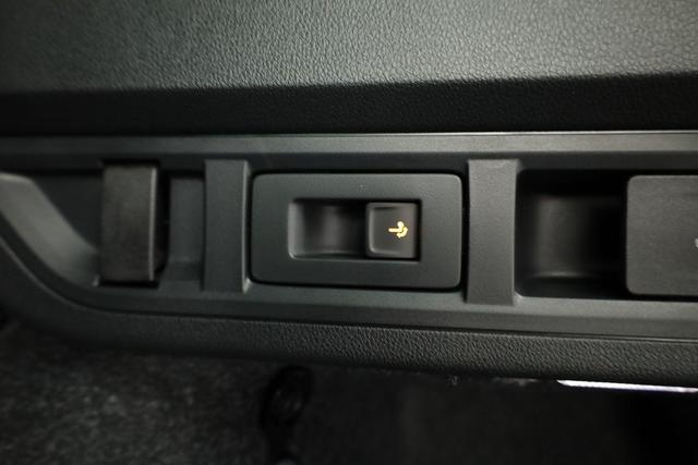 Skoda Octavia Combi 2.0 TSI 195 kW RS DSG, AHK, Navi, Matrix, Side, Winter, 5 J.-Garantie 