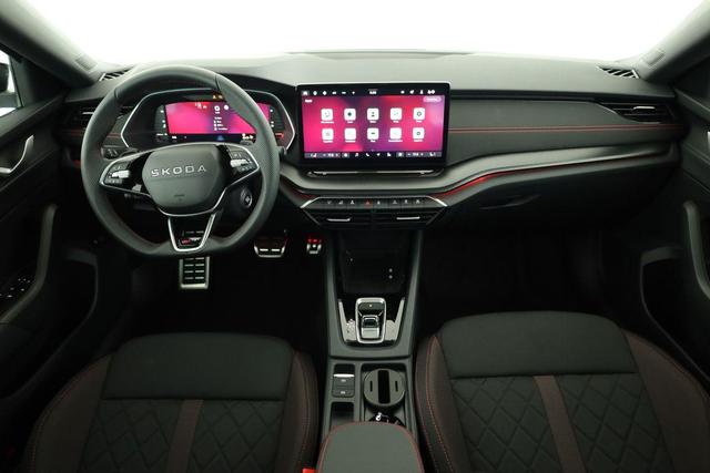 Skoda Octavia Combi 2.0 TSI 195 kW RS DSG, Pano, AHK, Navi, Matrix, Side, Winter, 5 J.-Garantie 