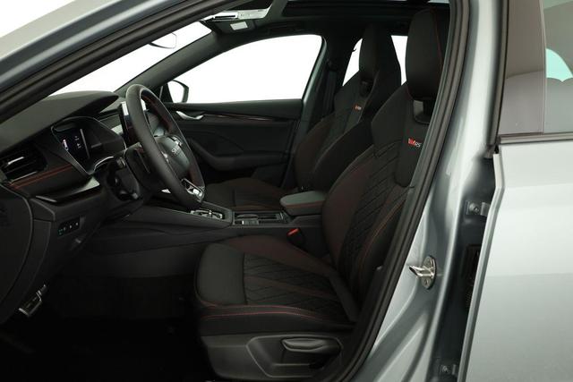 Skoda Octavia Combi 2.0 TSI 195 kW RS DSG, Pano, AHK, Navi, Matrix, Side, Winter, 5 J.-Garantie 