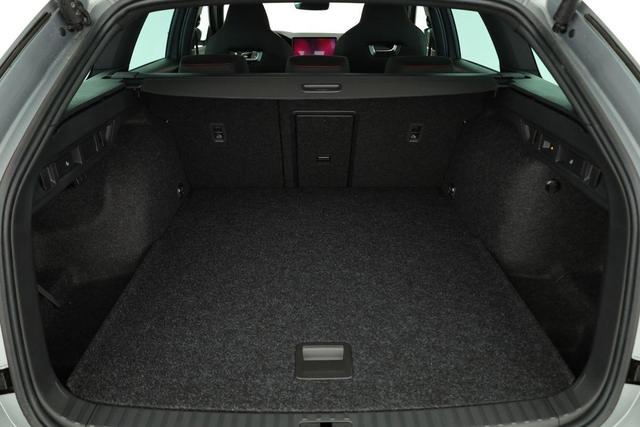 Skoda Octavia Combi 2.0 TSI 195 kW RS DSG, Pano, AHK, Navi, Matrix, Side, Winter, 5 J.-Garantie 