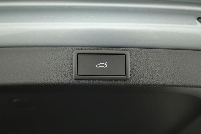 Skoda Octavia Combi 2.0 TSI 195 kW RS DSG, Pano, AHK, Navi, Matrix, Side, Winter, 5 J.-Garantie 