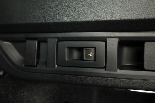 Skoda Octavia Combi 2.0 TSI 195 kW RS DSG, Pano, AHK, Navi, Matrix, Side, Winter, 5 J.-Garantie 