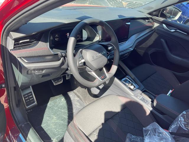 Lagerfahrzeug Skoda Octavia Combi - 2.0 TSI 195 kW RS DSG, Pano, AHK, Navi, Matrix, Side, Winter, 5 J.-Garantie