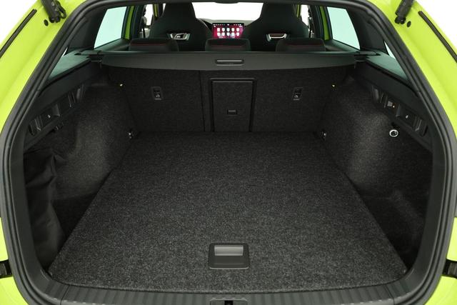 Skoda Octavia Combi 2.0 TSI 195 kW RS DSG, Pano, AHK, Navi, Matrix, Side, Winter, 5 J.-Garantie 
