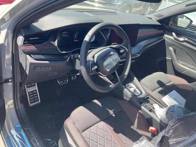 Skoda Octavia Combi - 2.0 TSI 195 kW RS DSG, Pano, Standheizung, AHK, Navi, Matrix, Sound, Side, Winter, 5 J.-Garantie