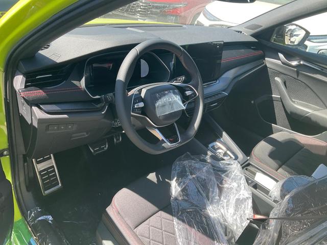 Skoda Octavia Combi - 2.0 TSI 195 kW RS DSG, Pano, Standheizung, AHK, Navi, Matrix, Sound, Side, Winter, 5 J.-Garantie