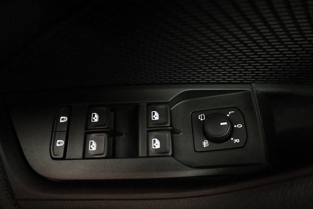 Skoda Octavia Combi 2.0 TSI 195 kW RS DSG, AHK, Navi, Matrix, Canton, Side, Winter, 5 J.-Garantie 