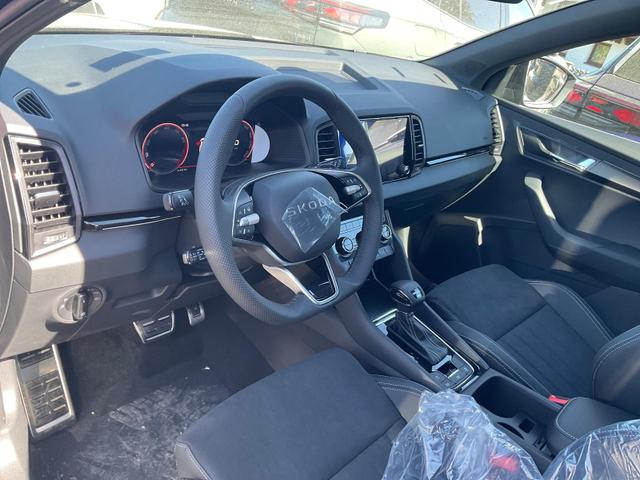 Skoda Karoq - Sportline 4x4 2.0 TSI DSG Sportline, Pano, AHK, Navi, Matrix, Side, Winter, 5 J.-Garantie