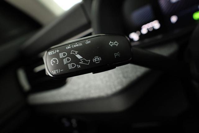Skoda Kamiq Selection 1.0 TSI DSG Selection, AHK, Matrix, Kamera, Ladeboden, Winter 