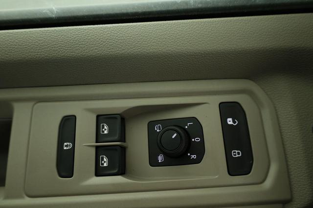 Volkswagen T7 Multivan eHybrid 4M Business L&Uuml;, 7-Sitzer, AHK, IQ.Light, easyOpen, Navi, 5-J Garantie 