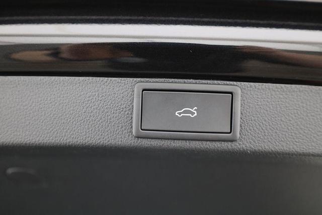 Skoda Octavia Combi 2.0 TSI 195 kW RS DSG, Pano, Standheizung, AHK, Navi, Matrix, Canton, Side, Winter, 5 J.-Garantie 
