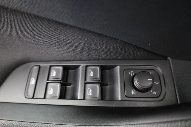 Skoda Kamiq Selection 1.0 TSI DSG Selection, Matrix, Kamera, Ladeboden, Winter, 16-Zoll 
