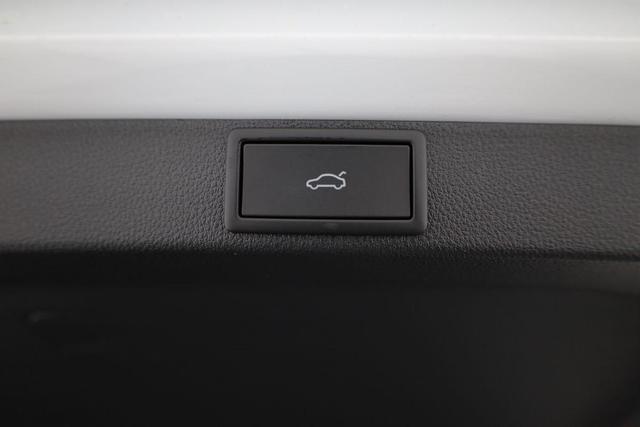 Skoda Octavia Combi 2.0 TSI 195 kW RS DSG, Pano, Standheizung, AHK, Navi, Matrix, Canton, Side, Winter, 5 J.-Garantie 