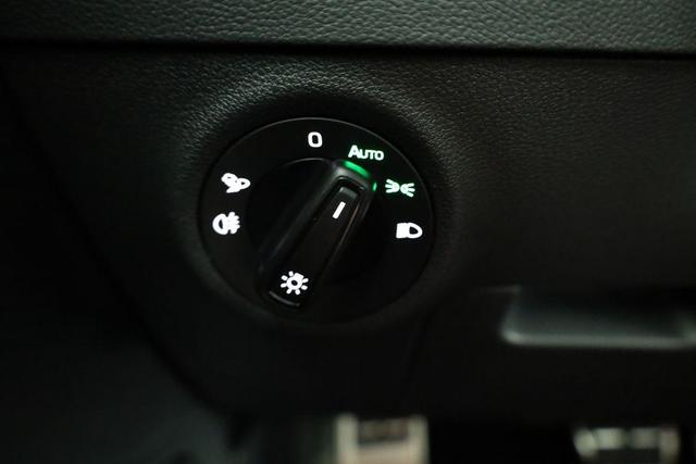 Skoda Karoq Sportline 4x4 2.0 TSI DSG Sportline, Pano, AHK, Navi, Matrix, Side, Winter, 5 J.-Garantie 