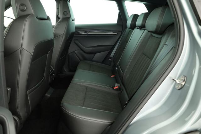 Skoda Karoq Sportline 4x4 2.0 TSI DSG Sportline, Pano, AHK, Navi, Matrix, Side, Winter, 5 J.-Garantie 