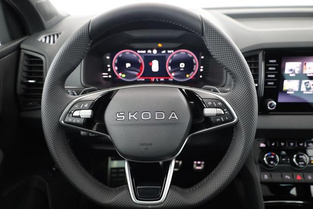 Skoda Karoq Sportline 4x4 2.0 TSI DSG Sportline, Pano, AHK, Navi, Matrix, Side, Winter, 5 J.-Garantie 