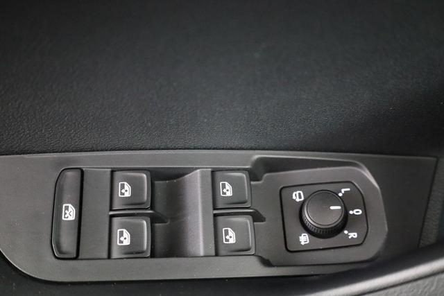 Skoda Karoq Sportline 4x4 2.0 TSI DSG Sportline, Pano, AHK, Navi, Matrix, Side, Winter, 5 J.-Garantie 