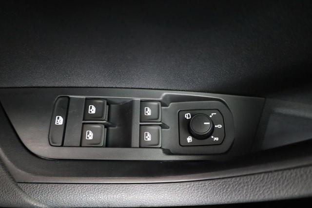 Skoda Karoq Selection 1.5 TSI DSG Selection, AHK, Navi, LED, Kamera, Winter, el. Klappe, Ladeboden, 4 J.-Garantie 