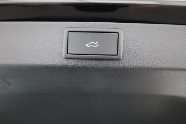 Skoda Karoq Selection 1.5 TSI DSG Selection, AHK, Navi, LED, Kamera, Winter, el. Klappe, Ladeboden, 4 J.-Garantie 