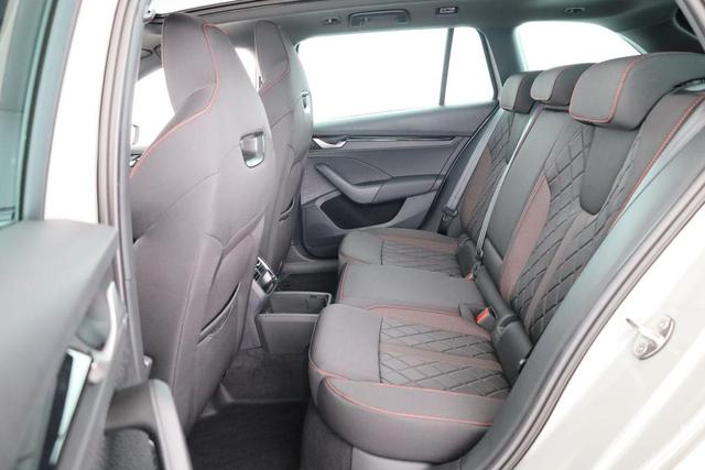 Skoda Octavia Combi 2.0 TSI 195 kW RS DSG, Pano, AHK, Navi, Matrix, Side, Winter, 5 J.-Garantie 
