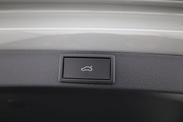 Skoda Octavia Combi 2.0 TSI 195 kW RS DSG, Pano, AHK, Navi, Matrix, Side, Winter, 5 J.-Garantie 