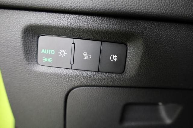 Skoda Octavia Combi 2.0 TSI 195 kW RS DSG, Standheizung, AHK, Navi, Matrix, Side, Winter, 5 J.-Garantie 