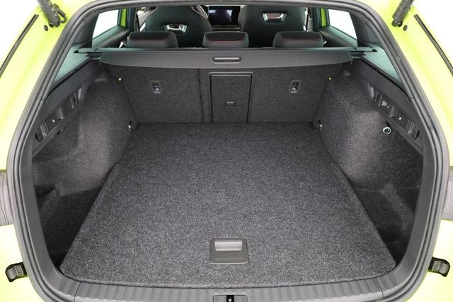 Skoda Octavia Combi 2.0 TSI 195 kW RS DSG, Standheizung, AHK, Navi, Matrix, Side, Winter, 5 J.-Garantie 