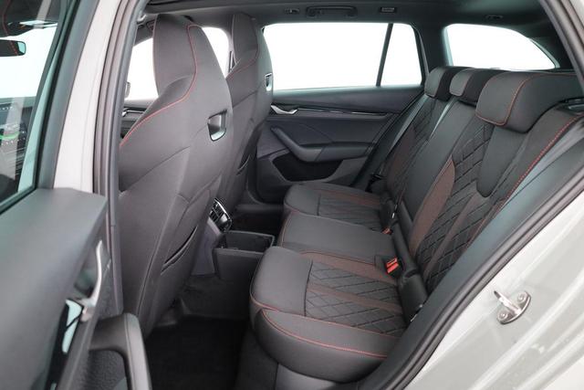 Skoda Octavia Combi 2.0 TSI 195 kW RS DSG, Pano, Standheizung, AHK, Navi, Matrix, Sound, Side, Winter, 5 J.-Garantie 