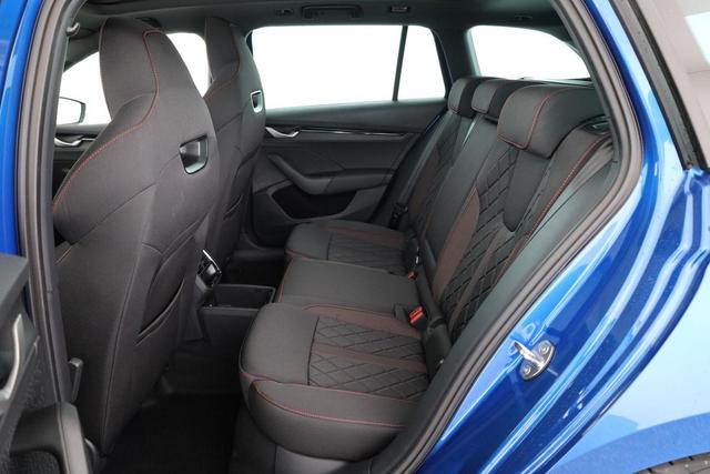 Skoda Octavia Combi 2.0 TSI 195 kW RS DSG, Pano, Standheizung, AHK, Navi, Matrix, Canton, Side, Winter, 5 J.-Garantie 