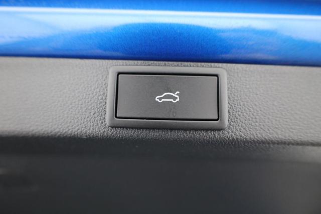 Skoda Octavia Combi 2.0 TSI 195 kW RS DSG, Pano, Standheizung, AHK, Navi, Matrix, Canton, Side, Winter, 5 J.-Garantie 