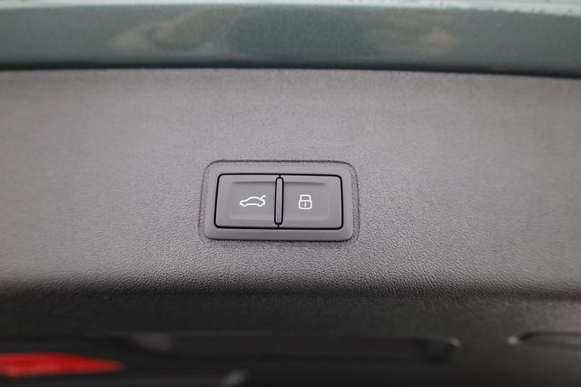 Audi Q3 TFSI quattro 150 kW S-LINE, AHK, Navi, AreaView, Side, Sound, Winter, 20-Zoll 