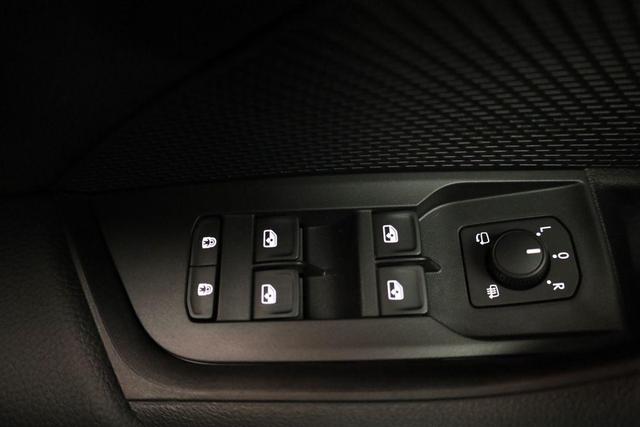 Skoda Octavia Combi 2.0 TSI 195 kW RS DSG, AHK, Navi, Matrix, Canton, Side, Winter, 5 J.-Garantie 