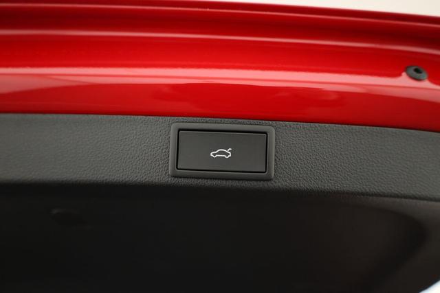 Skoda Octavia Combi 2.0 TSI 195 kW RS DSG, AHK, Navi, Matrix, Canton, Side, Winter, 5 J.-Garantie 