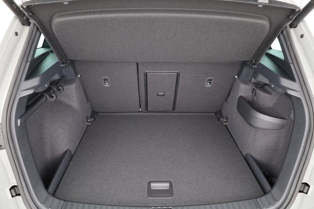 Skoda Karoq Sportline 4x4 2.0 TSI DSG Sportline, AHK, Navi, Matrix, Side, Winter, 5 J.-Garantie 