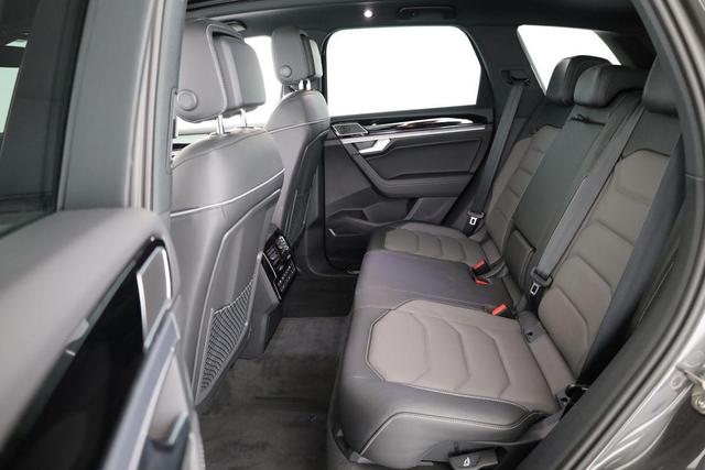 Volkswagen Touareg 3.0 TDI 210 kW 4Motion R-Line Final Edition V6 Black Edition, HuD, Luft, Standheizung, Pano, Dynaudio, Leder, AHK, Navi, Side, Winter, 5 J.-Garantie 