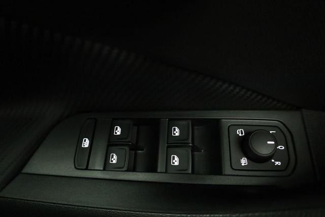 Skoda Scala Monte Carlo 1.5 TSI DSG Carlo, Pano, Matrix, Winter, Kamera, 18-Zoll, Winter 