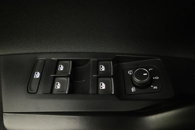 Volkswagen Taigo R-Line 1.5 TSI DSG R-Line, Navi, AHK, Matrix, Kamera, ACC, Winter, 4 J.-Garantie 