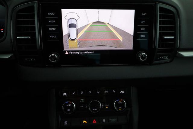 Skoda Karoq Selection 4x4 2.0 TDI DSG Selection, AHK, LED, Kamera, Winter, el. Klappe, 4 J.-Garantie 