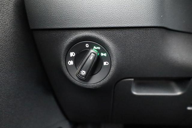 Skoda Karoq Selection 4x4 2.0 TDI DSG Selection, AHK, LED, Kamera, Winter, el. Klappe, 4 J.-Garantie 