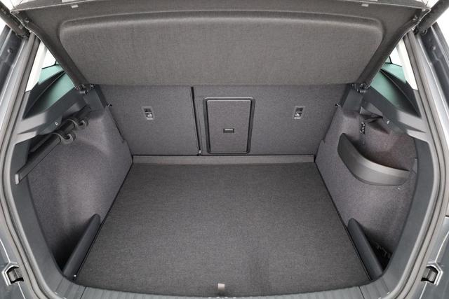 Skoda Karoq Selection 4x4 2.0 TDI DSG Selection, AHK, LED, Kamera, Winter, el. Klappe, 4 J.-Garantie 