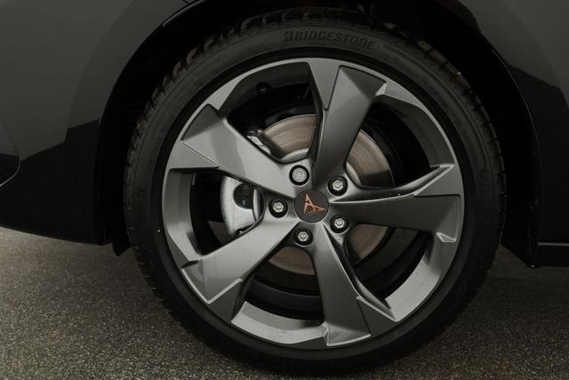 Cupra Leon 1.5 eTSI 110 kW DSG, ACC, Kamera, Winter, LED, 18-Zoll, sofort 