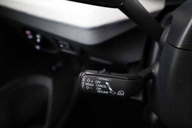 Skoda Kamiq Selection 1.0 TSI DSG Selection, LED, Kamera, ACC, Side, Winter 