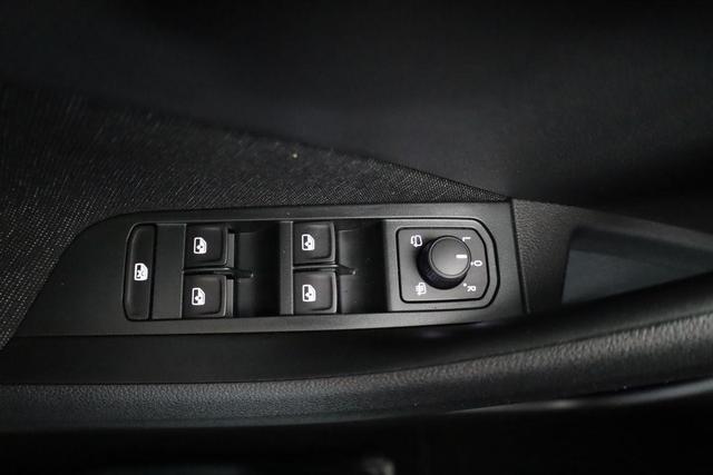 Skoda Kamiq Selection 1.0 TSI DSG Selection, LED, Kamera, ACC, Side, Winter 