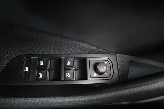 Skoda Kamiq Selection 1.0 TSI DSG Selection, LED, Kamera, ACC, Side, Winter 