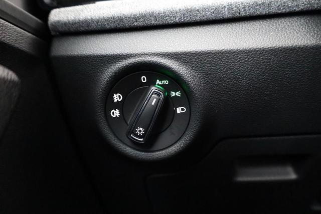 Skoda Kamiq Selection 1.0 TSI DSG Selection, Matrix, Kamera, Ladeboden, Winter, 16-Zoll 