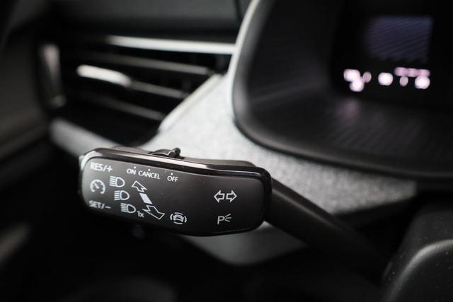 Skoda Kamiq Selection 1.0 TSI DSG Selection, Matrix, Kamera, Ladeboden, Winter, 16-Zoll 