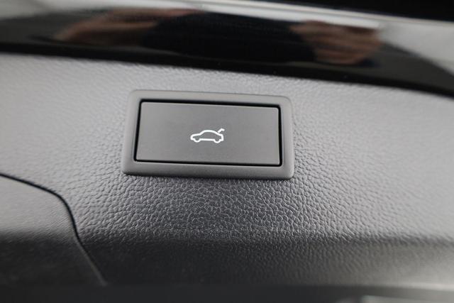 Volkswagen Passat Variant 2.0 TDI 142 kW 4Motion R-Line DSG 4M R-LINE, Pano, AHK, IQ.Light, HUD, 19-Zoll, AreaView, Navi, Side 