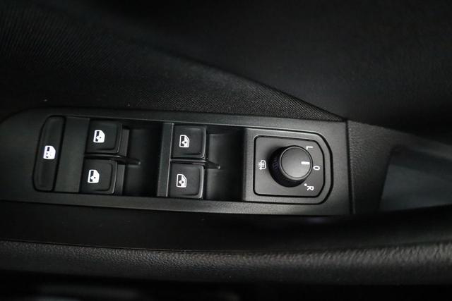 Skoda Kamiq Selection 1.5 TSI DSG Selection, AHK, LED, Kamera, Ladeboden, Winter, 16-Zoll 