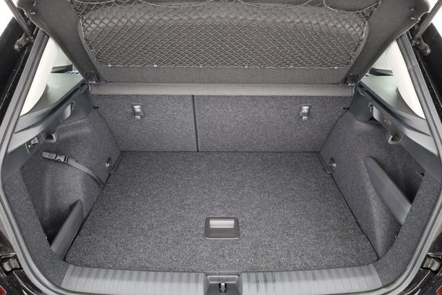Skoda Kamiq Selection 1.5 TSI DSG Selection, AHK, LED, Kamera, Ladeboden, Winter, 16-Zoll 